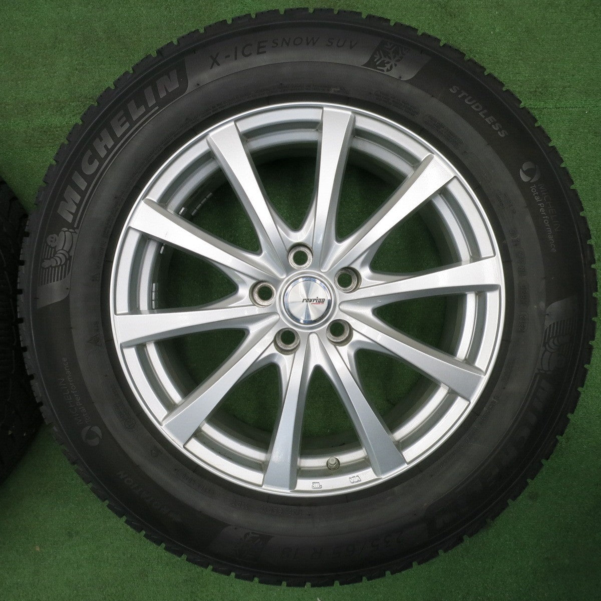 [送料無料] バリ溝！23年！9.5分★スタッドレス 235/65R18 ミシュラン X-ICE SNOW SUV ravrion RS01 ラブリオン 18インチ PCD114.3/5H★5020405NJス