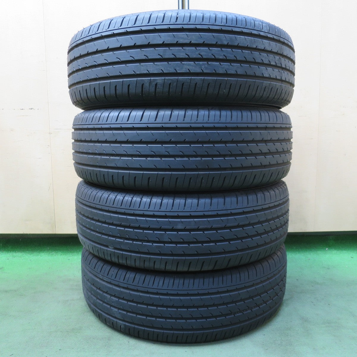 新車外し！26年◎225/65R17 ヨコハマ アドバン V03 タイヤ 17インチ 40系 アルファード ヴェルファイア レクサス NX ハリアー RAV4 等◎6080402NGノタ