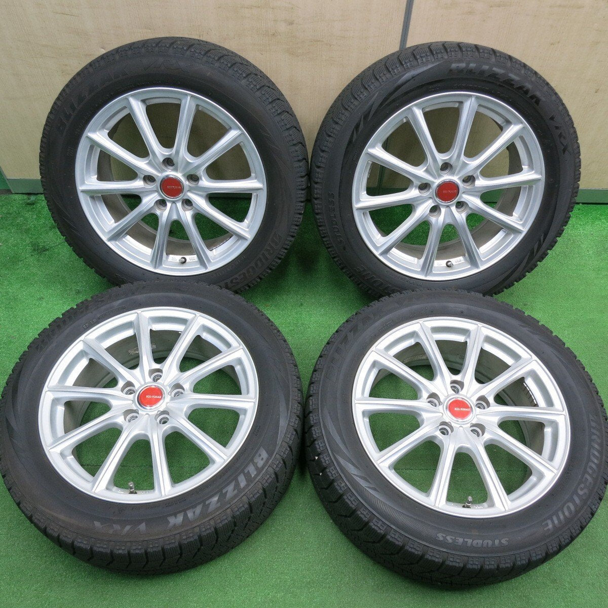 キレイ★スタッドレス 215/55R17 ブリヂストン ブリザック VRX ECO FORME エコフォルム 17インチ PCD114.3/5H★4123012HAス