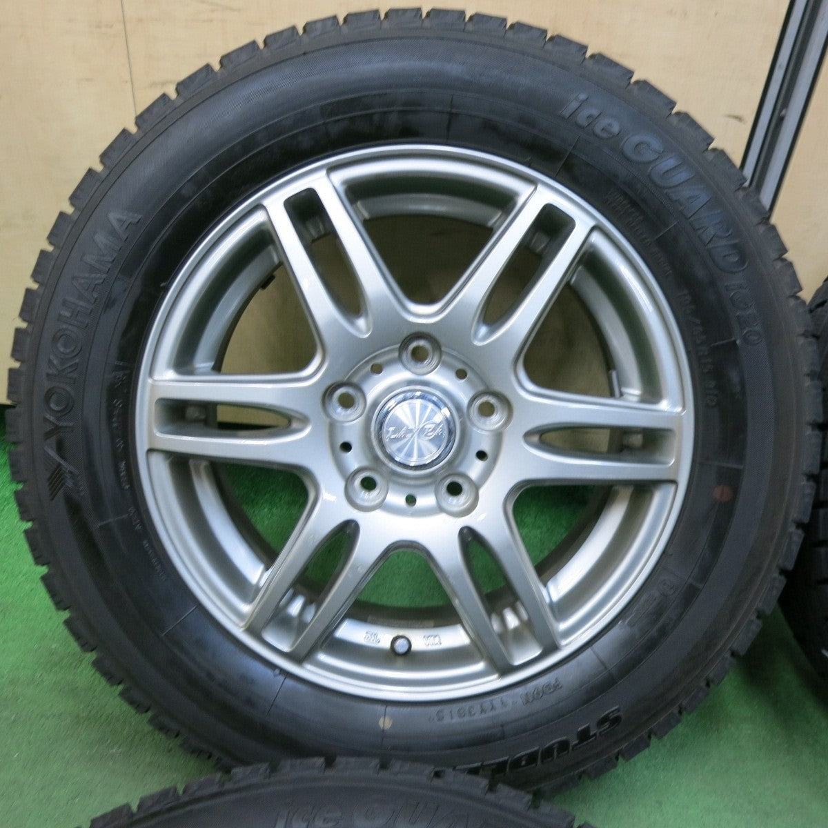 バリ溝！9分★スタッドレス 195/65R15 ヨコハマ アイスガード iG20 LAYCEA レイシア 15インチ PCD114.3/5H★5013005SYス