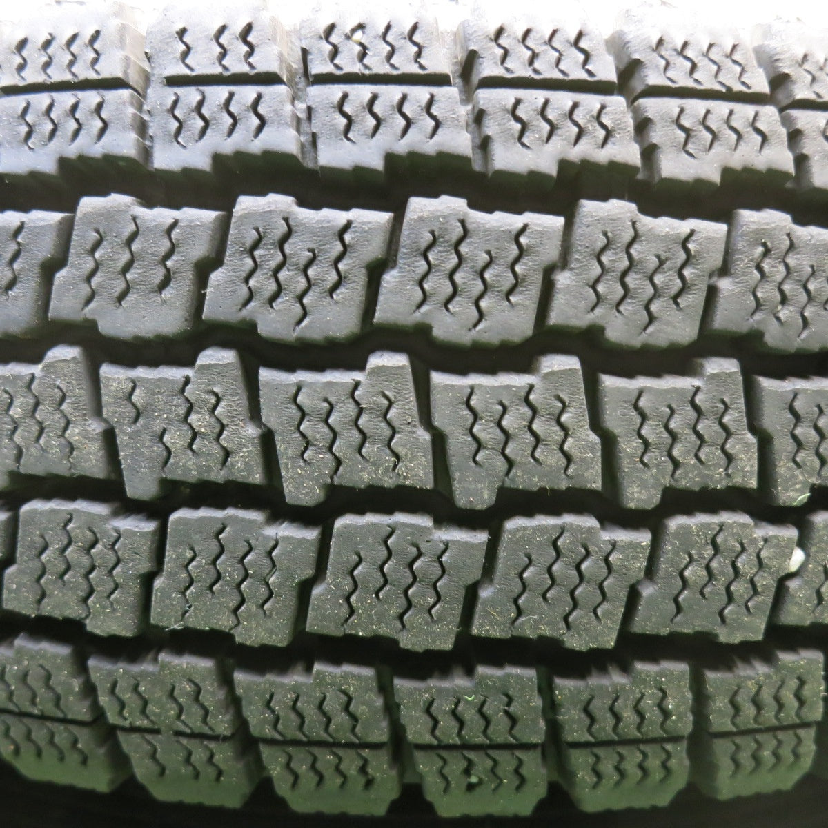 バリ溝！9分★スタッドレス 145/80R12 80/78N グッドイヤー アイスナビ CARGO スチール ホイール 12インチ カーゴ PCD100 110 114.3/4H マルチ★6032907HAス