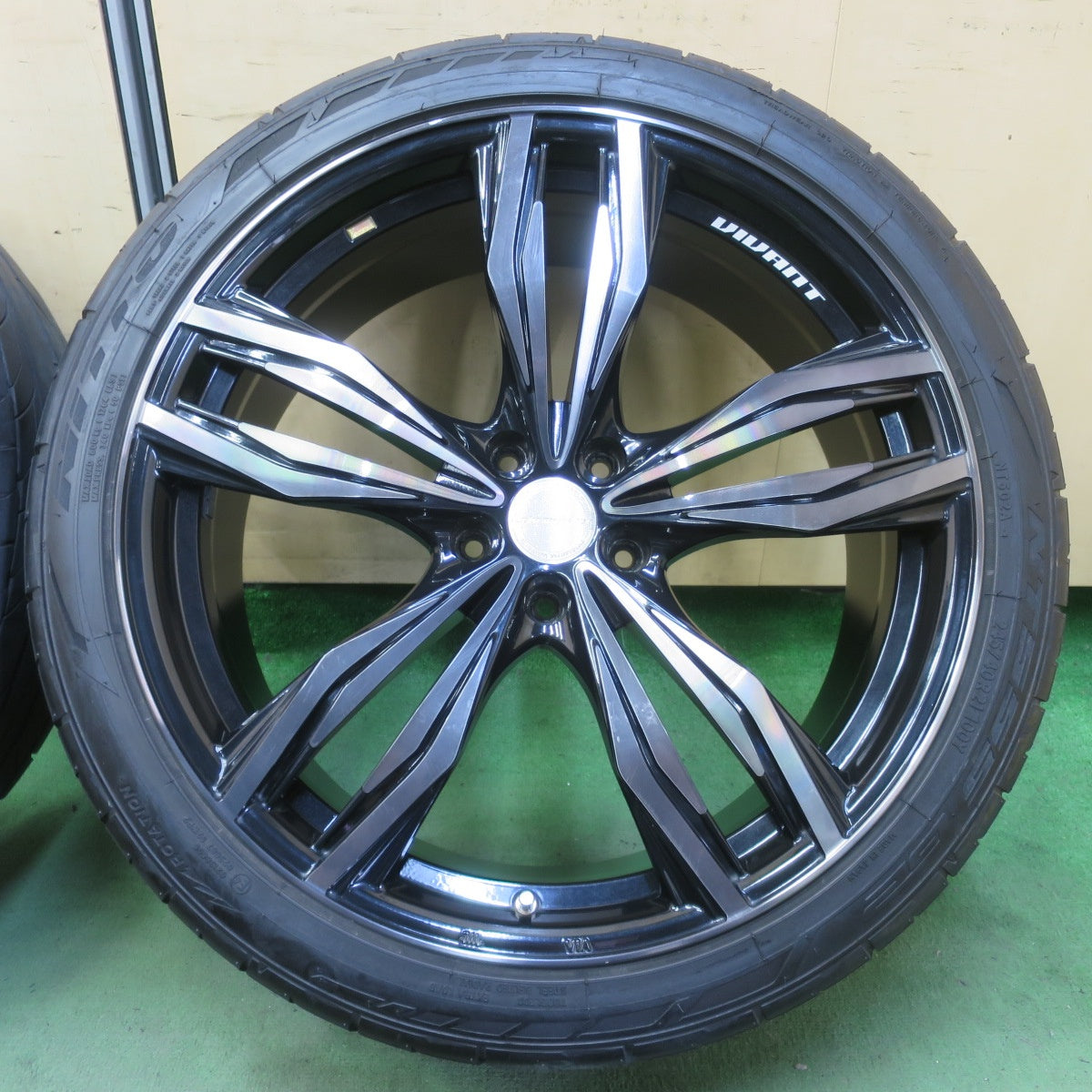 キレイ！24年★Lehrmeister VIVANT 245/40R21 ニットー NT555 G2 レアマイスター ヴィヴァン 21インチ PCD114.3/5H★6052703イノ