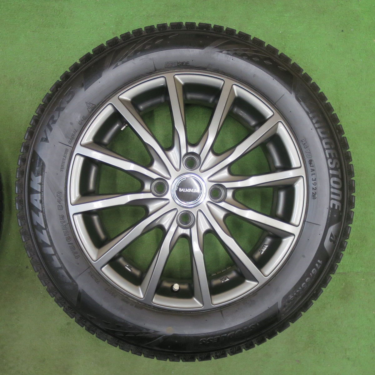 バリ溝！22年！キレイ！8.5分★スタッドレス 175/65R15 ブリヂストン ブリザック VRX3 BALMINUM AR12 バルミナ 15インチ PCD100/4H★6021102TTス