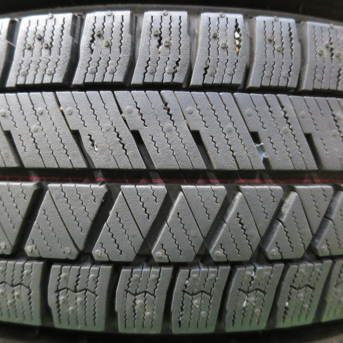バリ溝！23年！キレイ！9.5分以上★スタッドレス 155/65R14 ブリヂストン ブリザック VRX3 SIBILLA ME シビラ 14インチ PCD100/4H★5010603イス