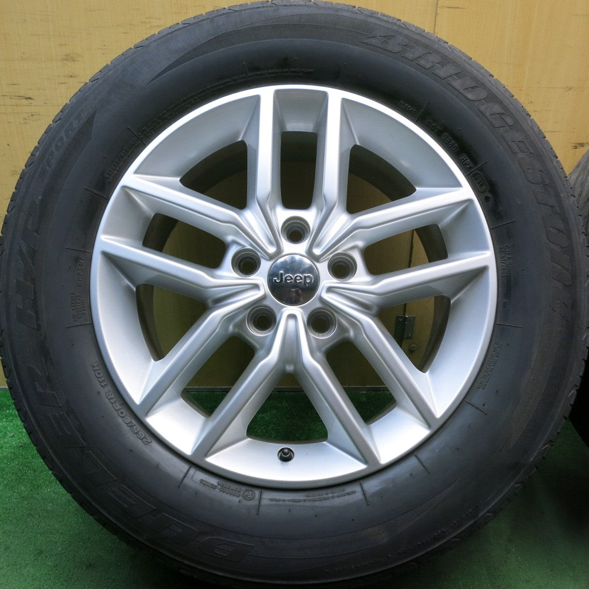 キレイ★JEEP ジープ グランドチェロキー 純正 265/60R18 ブリヂストン デューラー H/P スポーツ 18インチ PCD127/5H★5081903HAノ