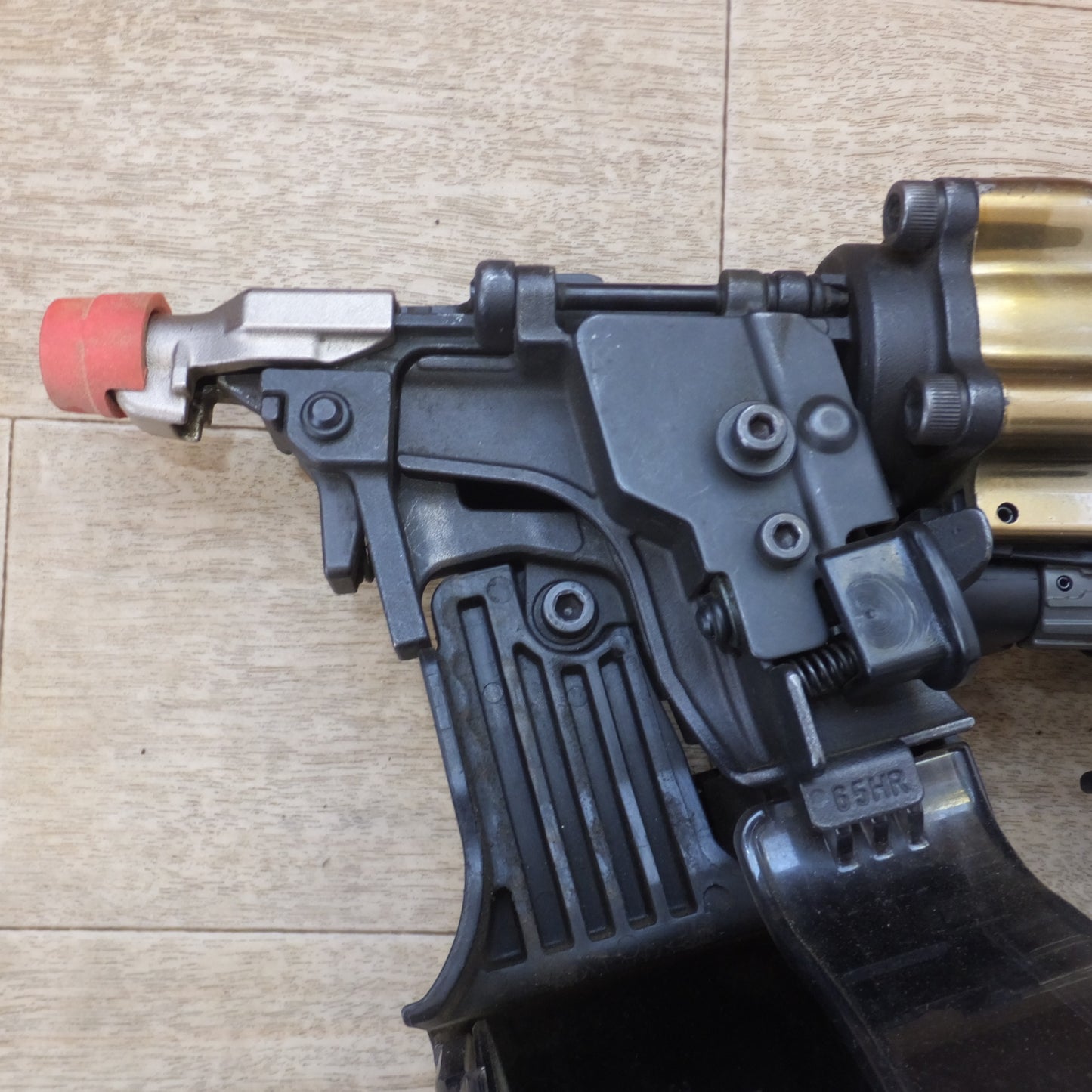 [送料無料] ★ハイコーキ HiKOKI 65mm 高圧ロール釘打機 NV65HR2　使用空気圧力 1.18～2.26MPa★