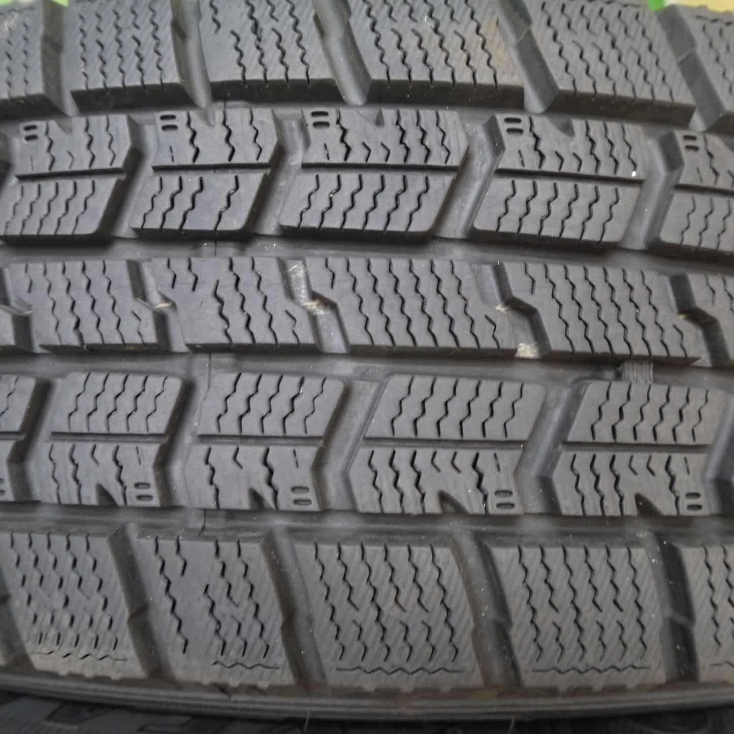 バリ溝！21年！9.5分★スタッドレス 175/70R14 グッドイヤー アイスナビ7 ravrion ラブリオン 14インチ PCD100/4H★5060301Hス