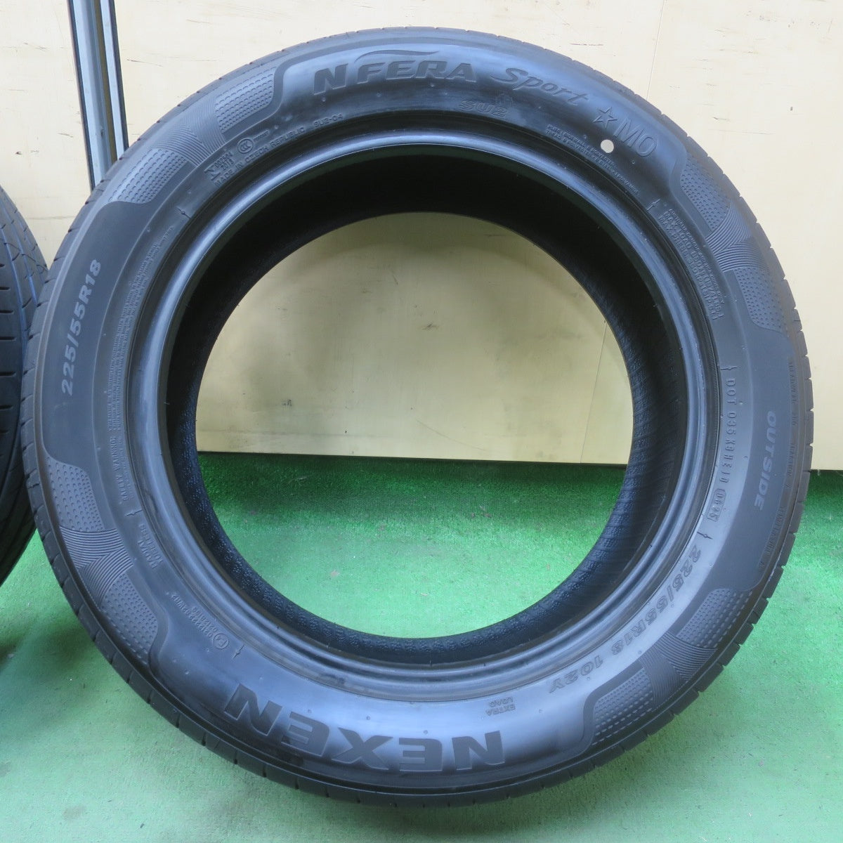 新車外し！25年★225/55R18 ネクセン N FERA Sport SU2 MO タイヤ 18インチ ベンツ W214 Eクラス 等★6030409イノタ