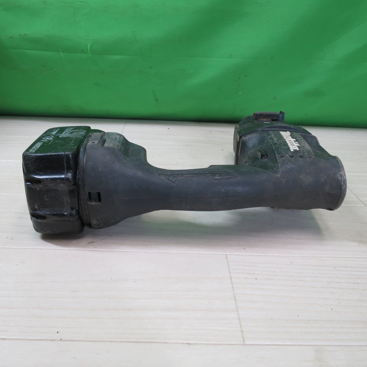[送料無料] ☆マキタ 18mm 充電式 ハンマ ドリル 18V HR182D 充電器 バッテリー ケース付き 穴あけ はつり 電動 工具☆