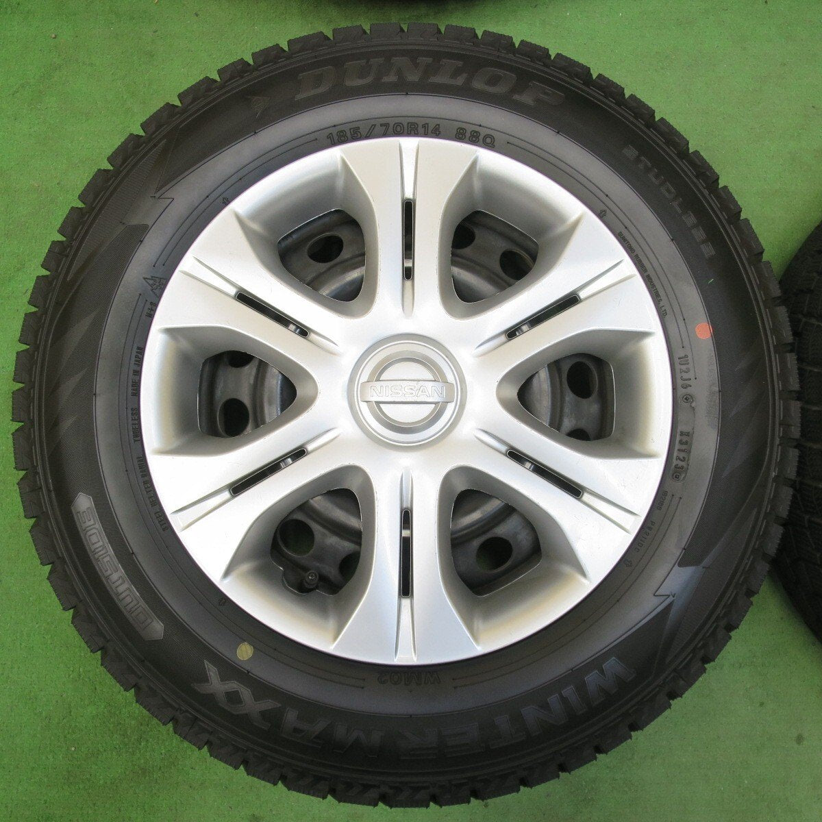 バリ溝！23年！ほぼ10分★日産 E12 ノート 純正 スチール 185/70R14 スタッドレス ダンロップ ウインターマックス WM02 14インチ PCD100/4H★5022610イス