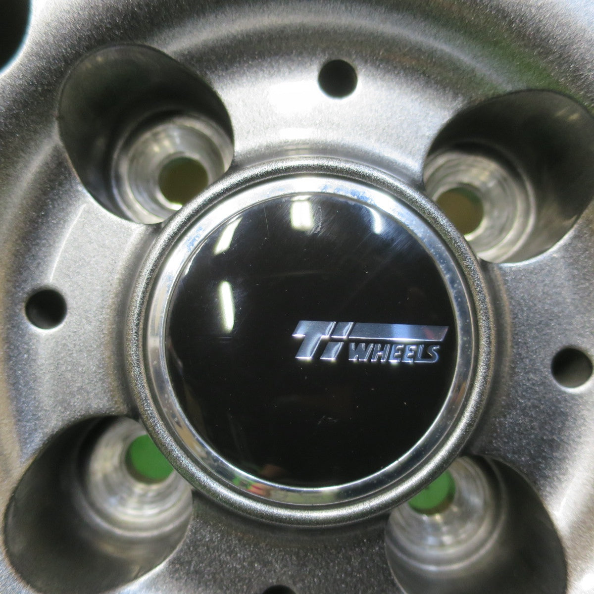 バリ溝！21年！キレイ！8.5分★スタッドレス 165/65R14 ブリヂストン ブリザック VRX3 Ti WHEELS 社外 アルミ 14インチ PCD100/4H★5112702イス