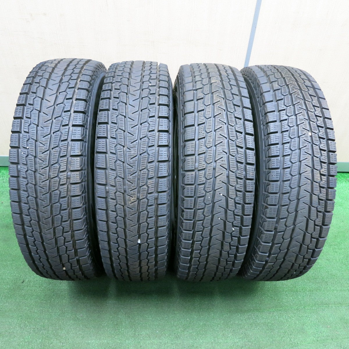 *送料無料* バリ溝！キレイ！9.5分★ジムニー等 KEELER 195/80R15 スタッドレス ヨコハマ アイスガード G075 キーラー PCD139.7/5H★4040307TNス