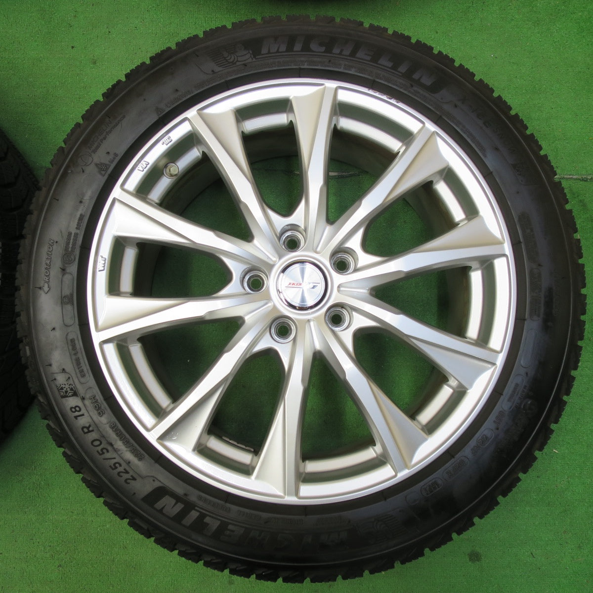 *送料無料* バリ溝！21年！キレイ！9分★スタッドレス 225/50R18 ミシュラン X-ICE SNOW JOKER ジョーカー 18インチ PCD114.3/5H★4080503イス
