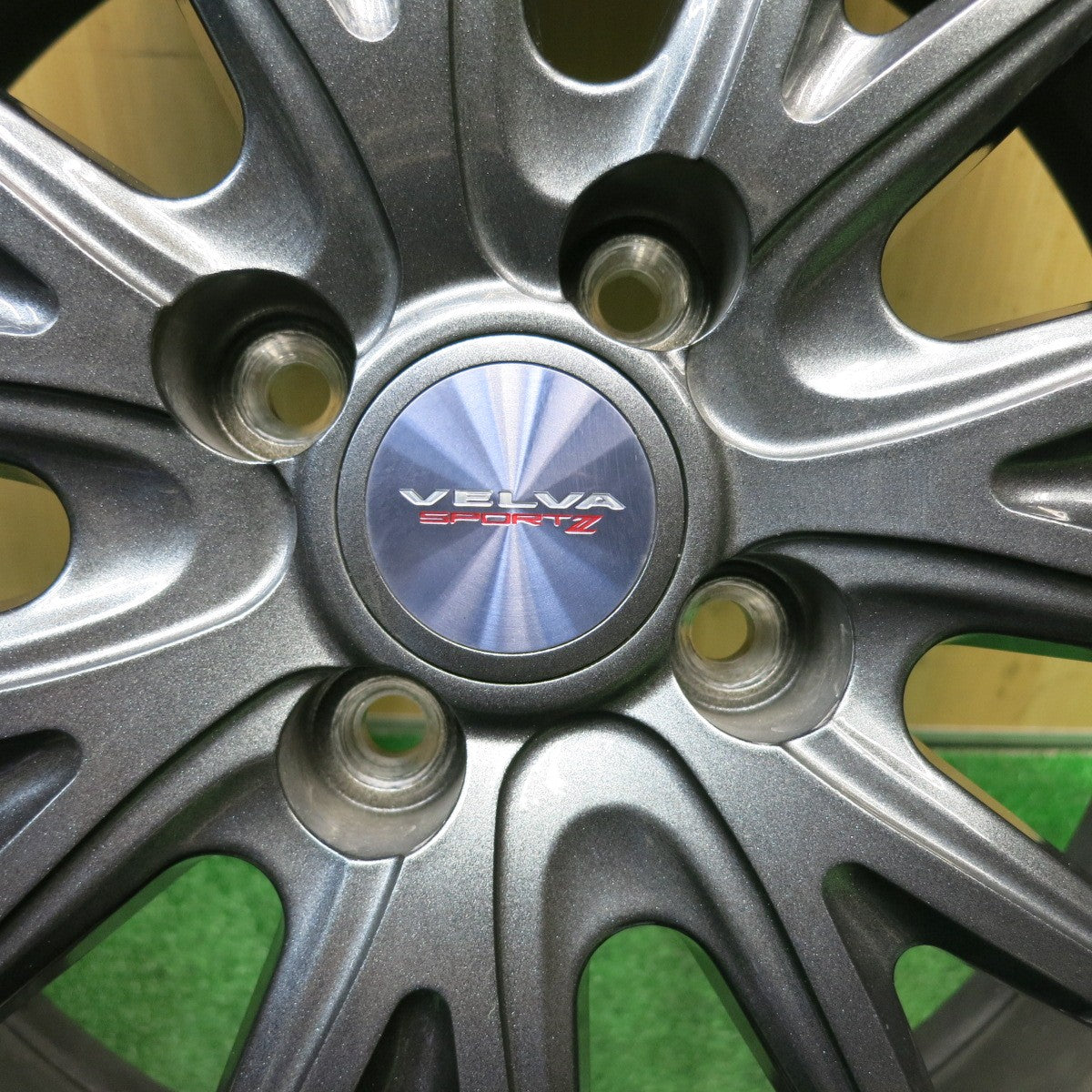 バリ溝！23年！キレイ！8.5分★スタッドレス 205/50R17 トーヨー オブザーブ GIZ2 VELVA SPORTZ ヴェルヴァ 17インチ PCD100/4H★6031510HAス