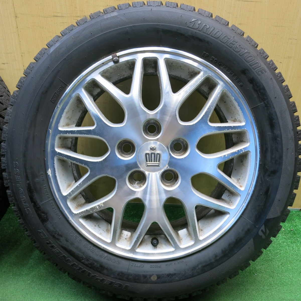 バリ溝！9.5分以上◎トヨタ 170系 クラウン アスリート 純正 205/60R16 スタッドレス ブリヂストン アイスパートナー2 16インチ PCD114.3/5H◎6071904HAス