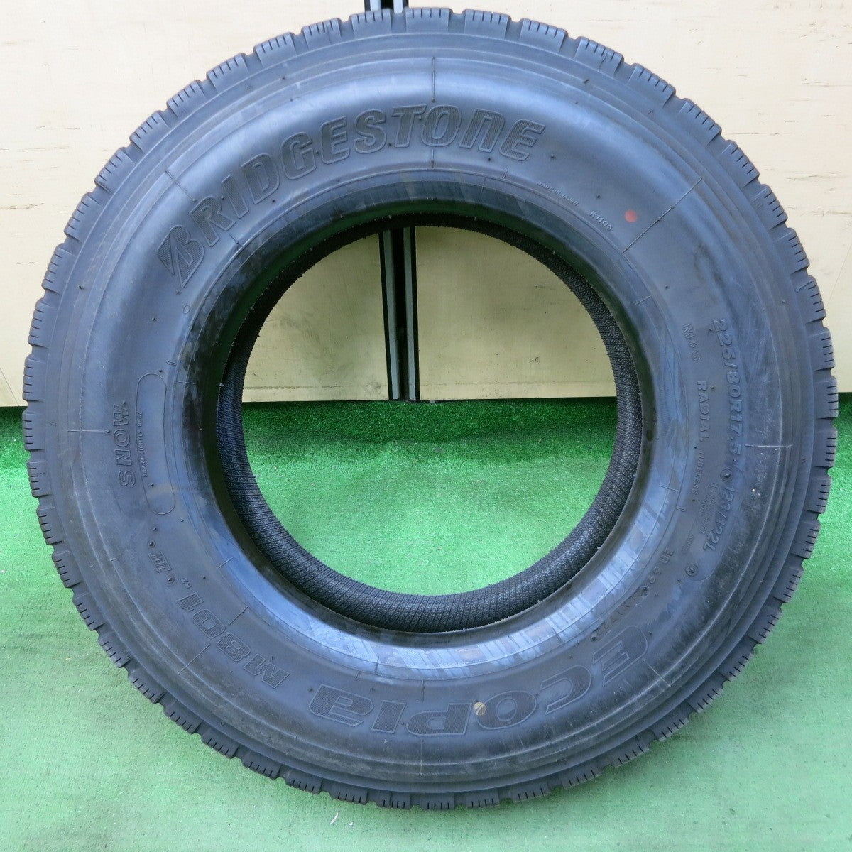 [送料無料] ほぼ未使用！22年★トラック タイヤ 225/80R17.5 123/122L ブリヂストン エコピア M801 Ⅱ ミックス オールシーズン 17.5インチ★5021002ナスタ
