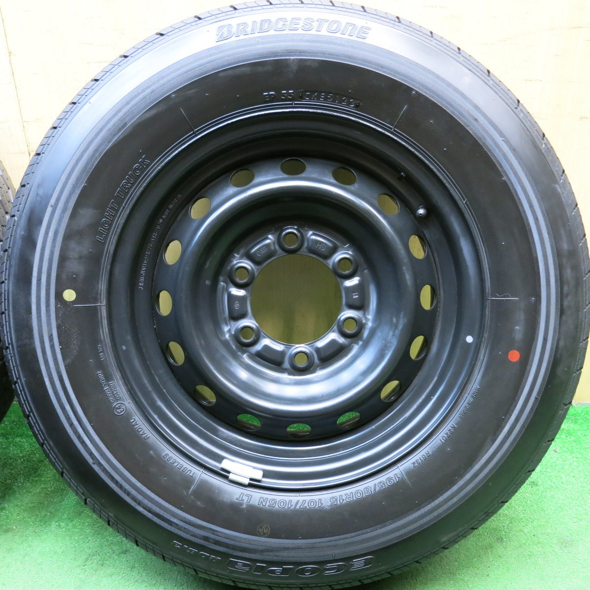 新車外し！23年★トヨタ ハイエース 純正 スチール 195/80R15 107/105N ブリヂストン エコピア RD613 15インチ PCD139.7/6H★5092107HAノ