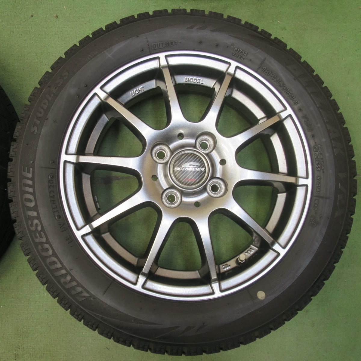 キレイ◎スタッドレス 155/65R14 ブリヂストン ブリザック VRX SCHNEIDER ATECH シュナイダー 14インチ PCD100/4H◎6093005イス