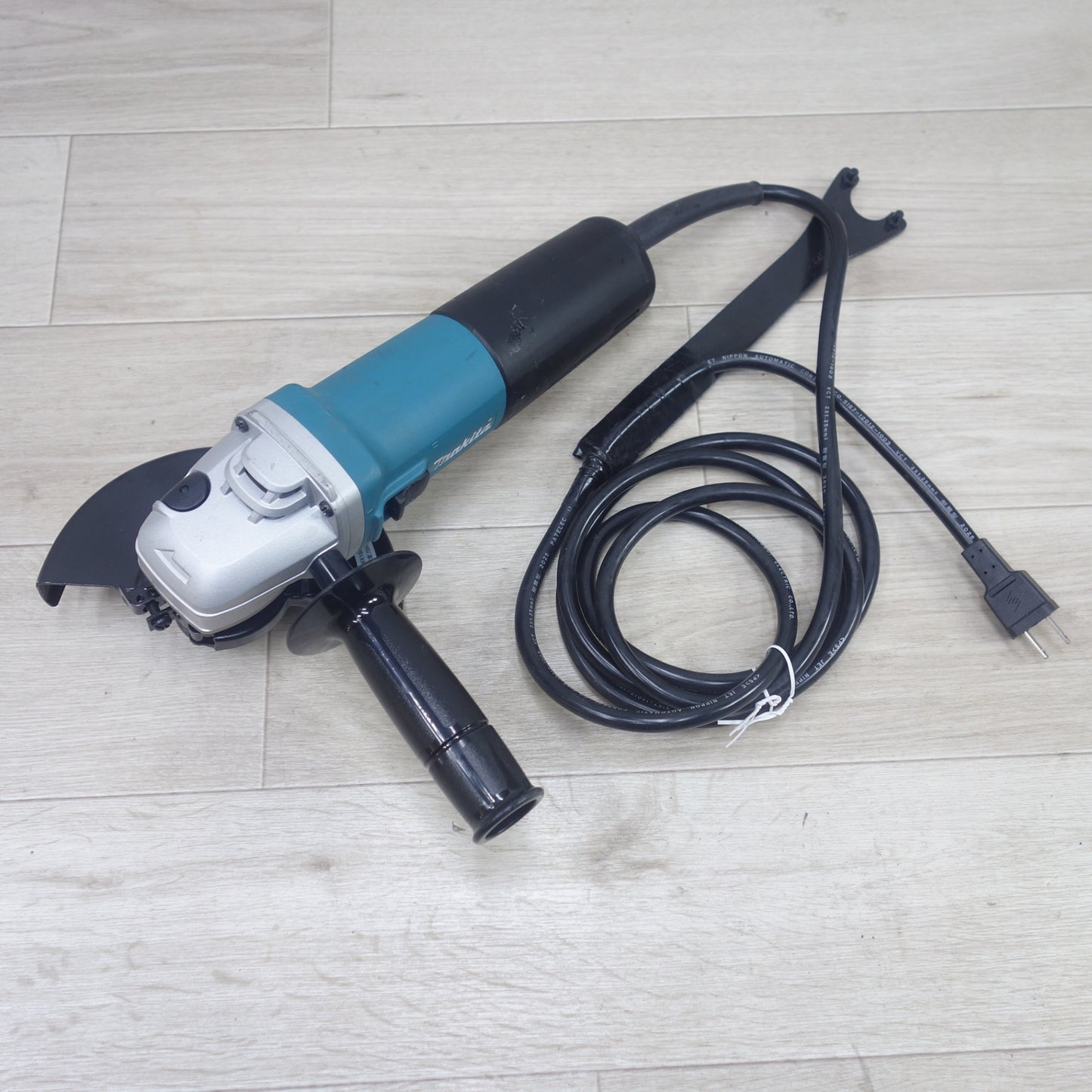 [送料無料] キレイ◆マキタ 150mm 電子 ディスクグラインダ 9566CV 電動 工具 研削 研摩 研磨 機 コード式 100V makita◆