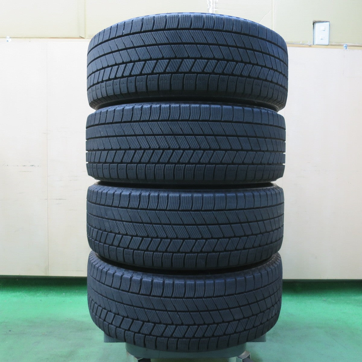 [送料無料] バリ溝！23年！キレイ！9.5分★MINI ミニ 等 MAK オクスフォード 195/55R16 スタッドレス ブリヂストン ブリザック VRX3 16インチ PCD112/5H★5032910イス