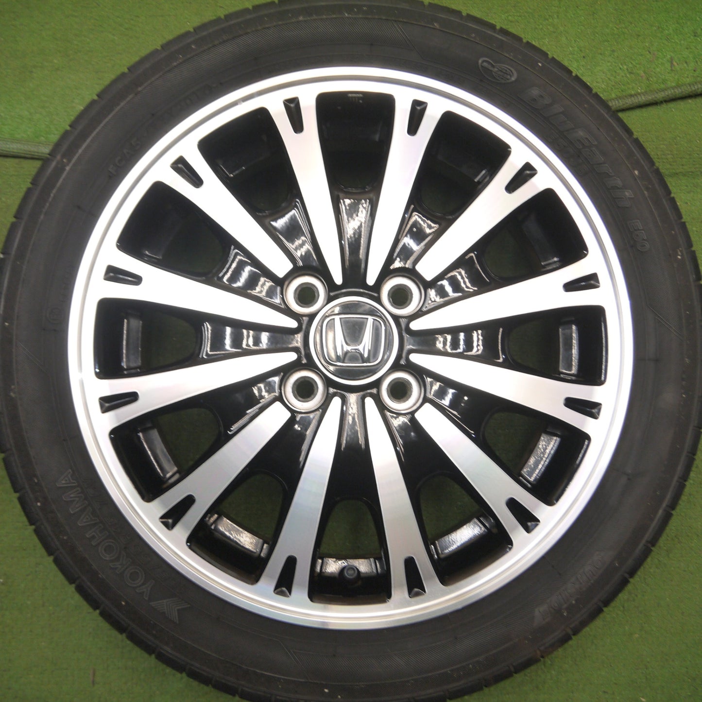 *送料無料* キレイ★ホンダ N-BOX カスタム 純正 165/55R15 ヨコハマ ブルーアース E50 E50JB 15インチ PCD100/4H★4040804Hノ