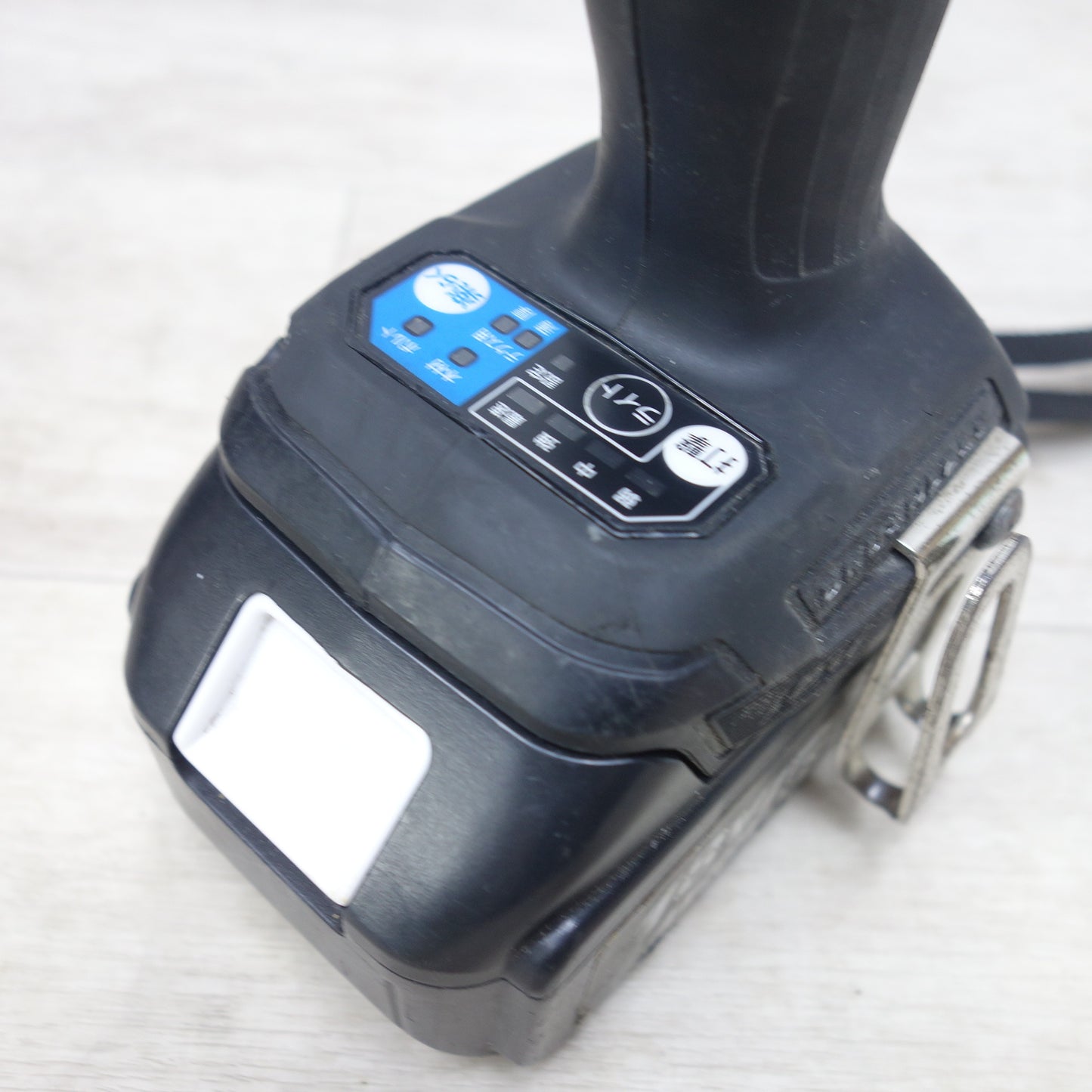 [送料無料] バッテリー2個!付属品付き◆マキタ 充電式 インパクト ドライバ 18V TD171D 充電器 ケース付き 電動 工具◆
