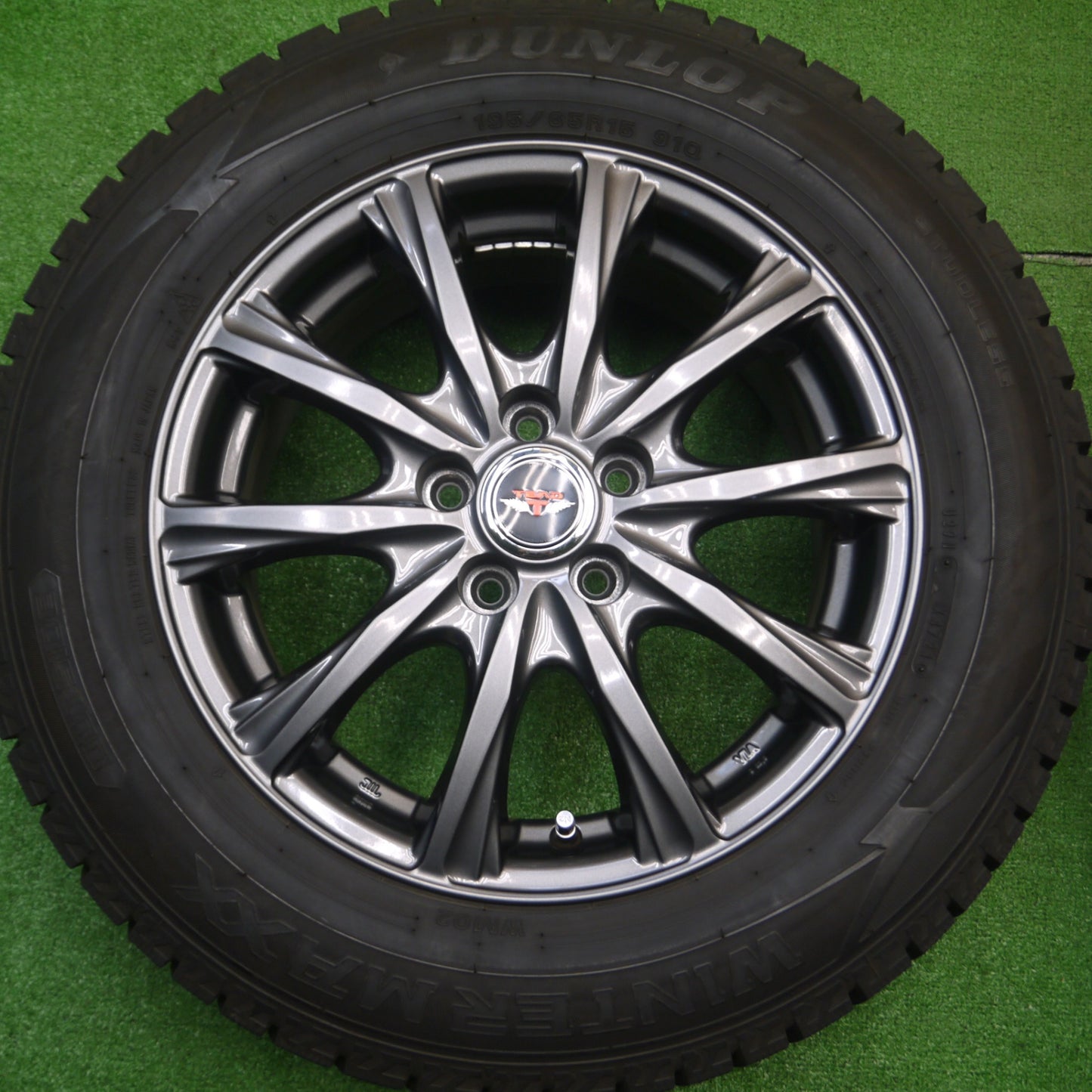 [送料無料] バリ溝！21年！キレイ！9.5分★プリウス等 195/65R15 スタッドレス ダンロップ ウインターマックス WM02 TEAD テッド 15インチ PCD100/5H★4110503Hス