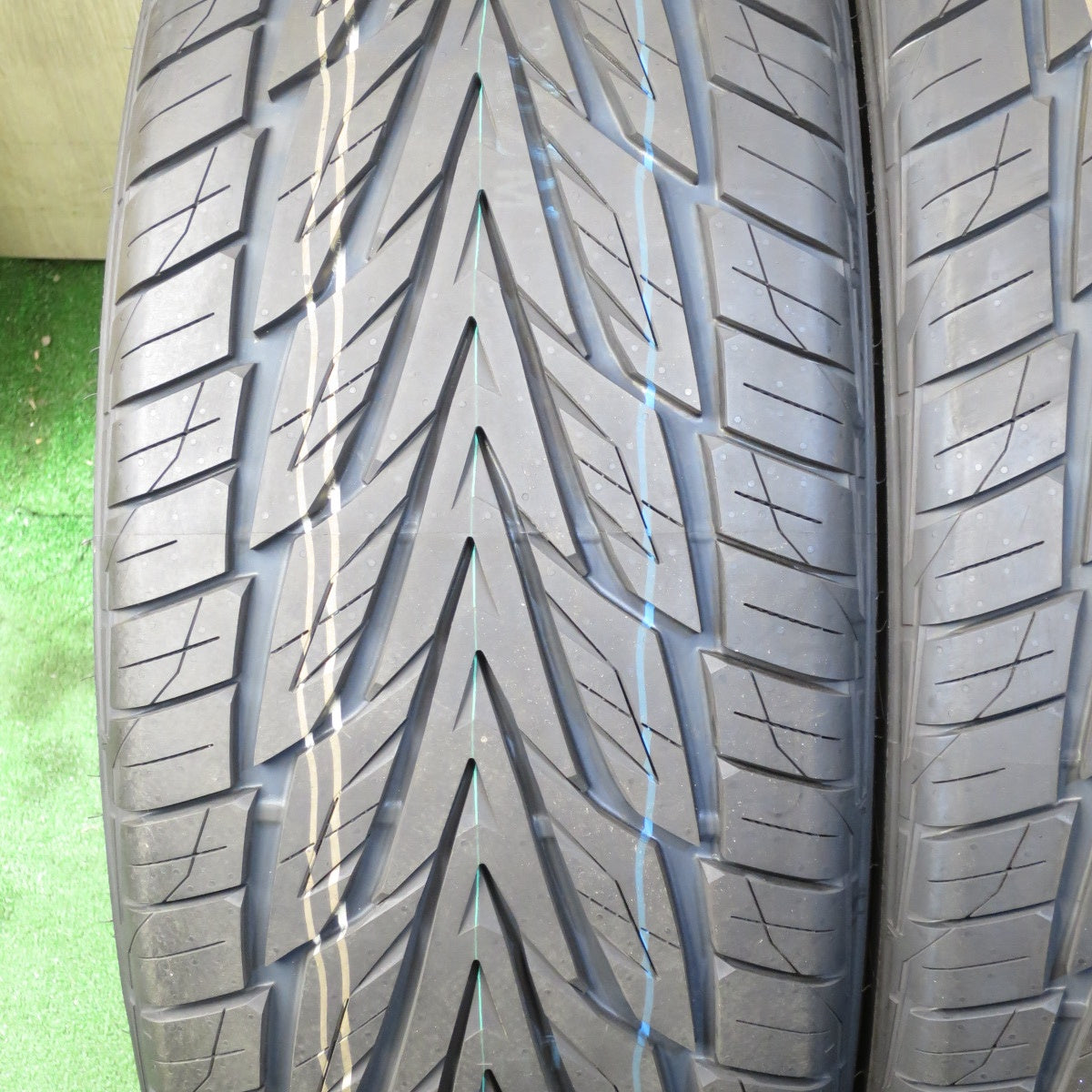 *送料無料* 未使用！23年★275/50R21 トーヨー プロクセス ST3 タイヤ 21インチ レクサス LX 等★4052203クノタ