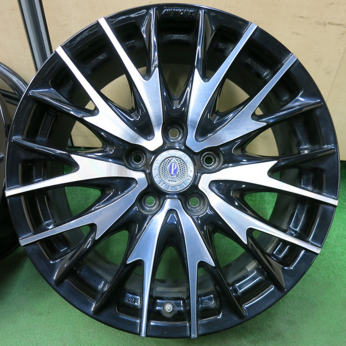 [送料無料] 4本価格★WORK PIETRA CT2 ワーク ピエトラ 17インチ ホイール 17×7J PCD114.3/5H★5032507SYホ
