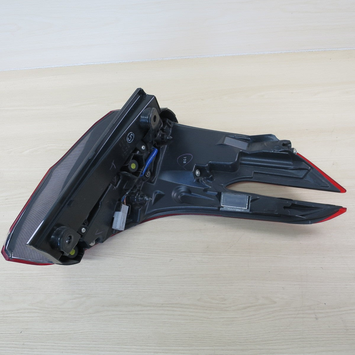 キレイ♪トヨタ 30系 アルファード 純正 テールライト KOITO 58-75 L 左 側 のみ テールランプ 照明 カー パーツ♪