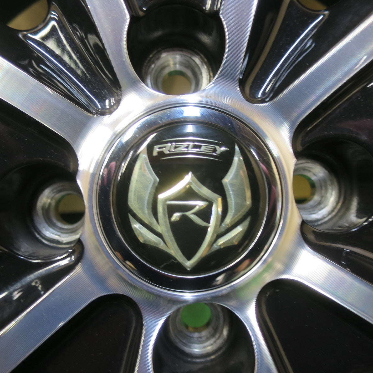 バリ溝！キレイ！9.5分★スタッドレス 195/65R16 ダンロップ ウインターマックス WM02 RiZLEY ライツレー 16インチ PCD100/4H★5050809イス