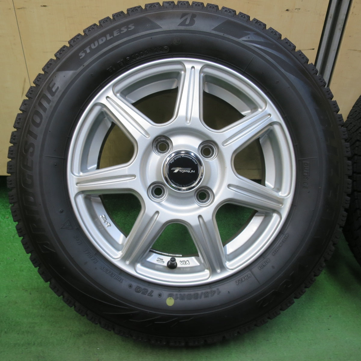 キレイ！22年★スタッドレス 145/80R13 ブリヂストン ブリザック VRX2 TOPRUN トップラン 13インチ PCD100/4H★5093014イス