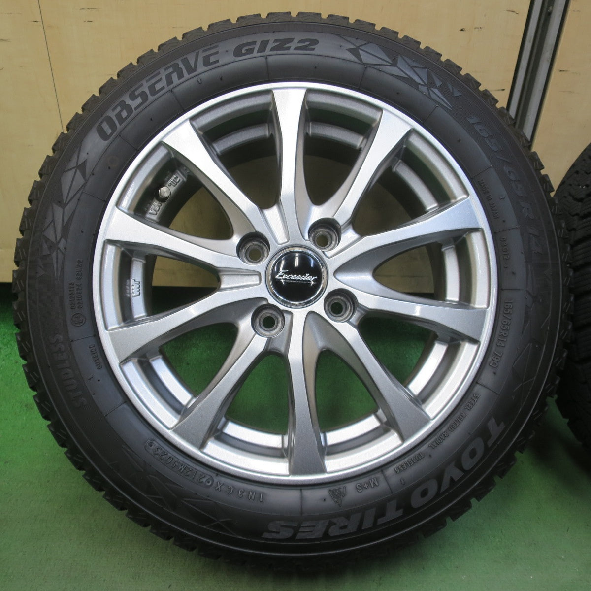 バリ溝！23年！キレイ！9分◎スタッドレス 165/65R14 トーヨー オブザーブ GIZ2 Exceeder エクシーダー 14インチ PCD100/4H◎6061504イス
