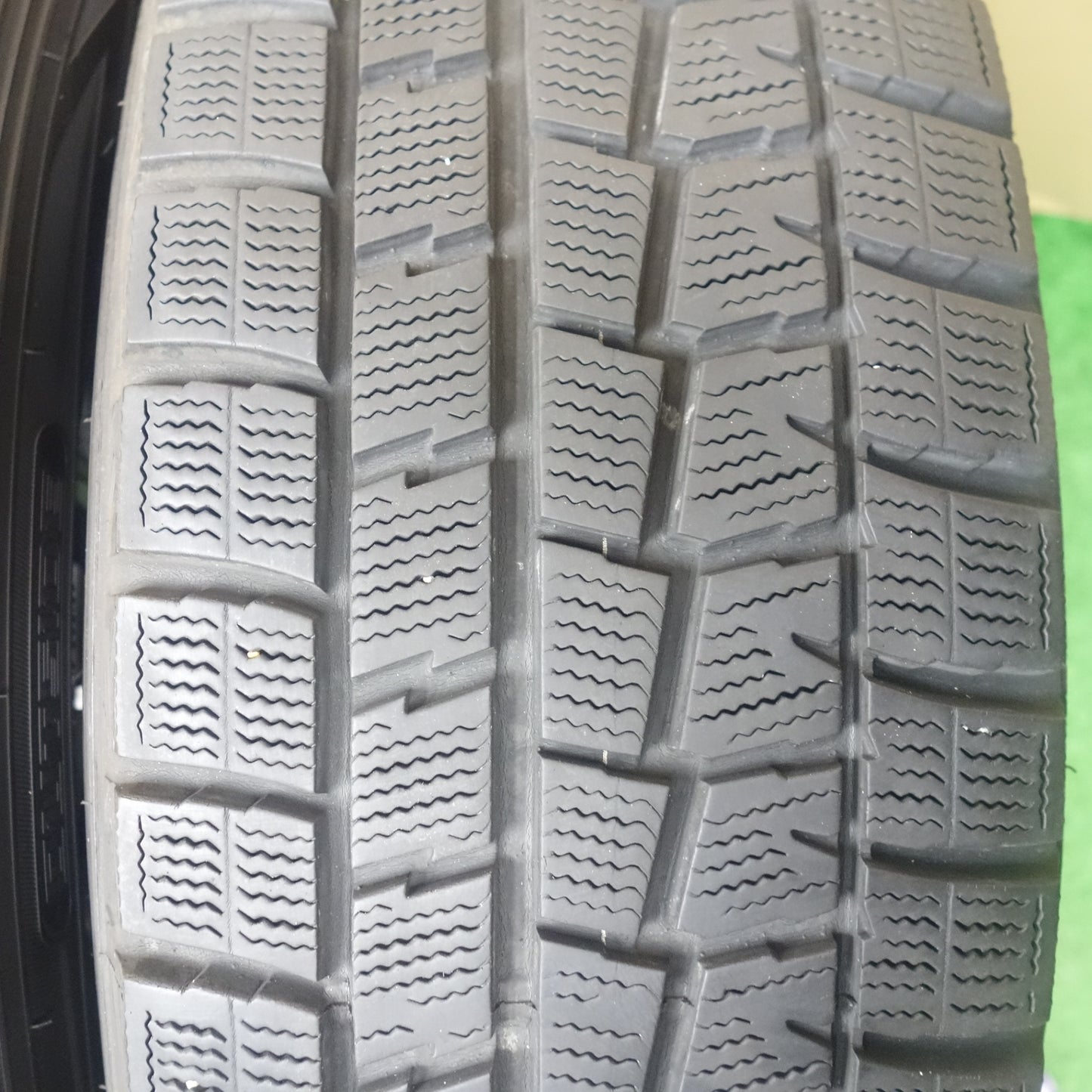 バリ溝！9分★スタッドレス 215/60R16 ダンロップ ウインターマックス WM01 VEMOTION Vエモーション 16インチ PCD114.3/5H★6013103KTス