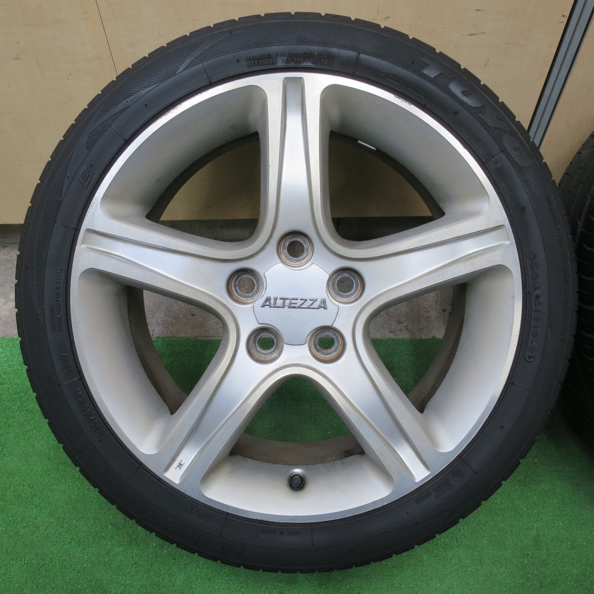 バリ溝！8.5分★トヨタ SXE10 アルテッツァ 純正 215/45R17 トーヨー ナノエナジー3 プラス 17インチ PCD114.3/5H★5062303TTノ