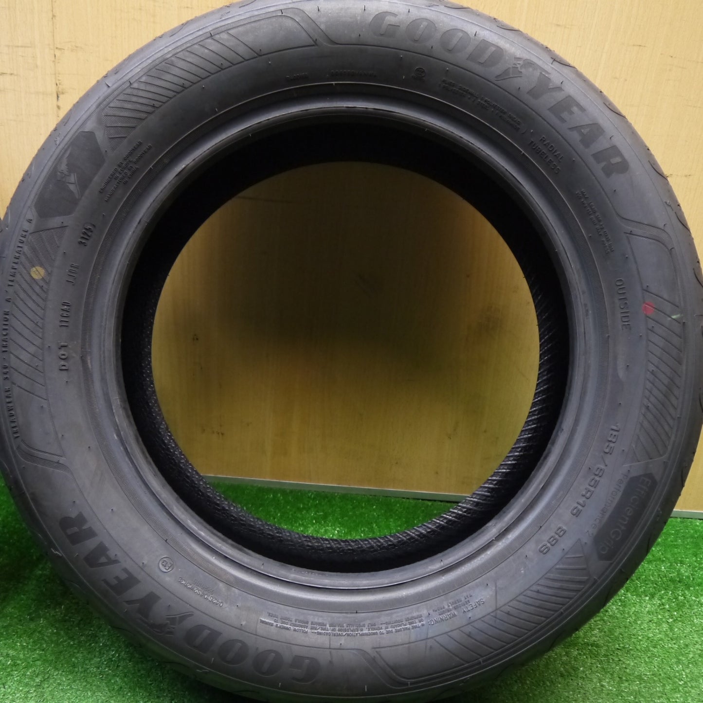 新車外し！25年★185/65R15 グッドイヤー EfficientGrip Performance2 タイヤ 15インチ アクア フリード プリウス 等★5120205Hノタ
