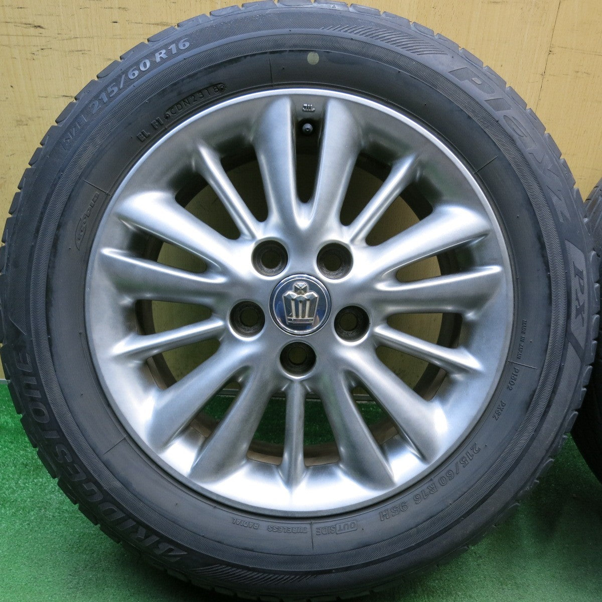 4本価格◎トヨタ クラウン ロイヤル 純正 215/60R16 ブリヂストン プレイズ PX 16インチ PCD114.3/5H◎6080608HAノ
