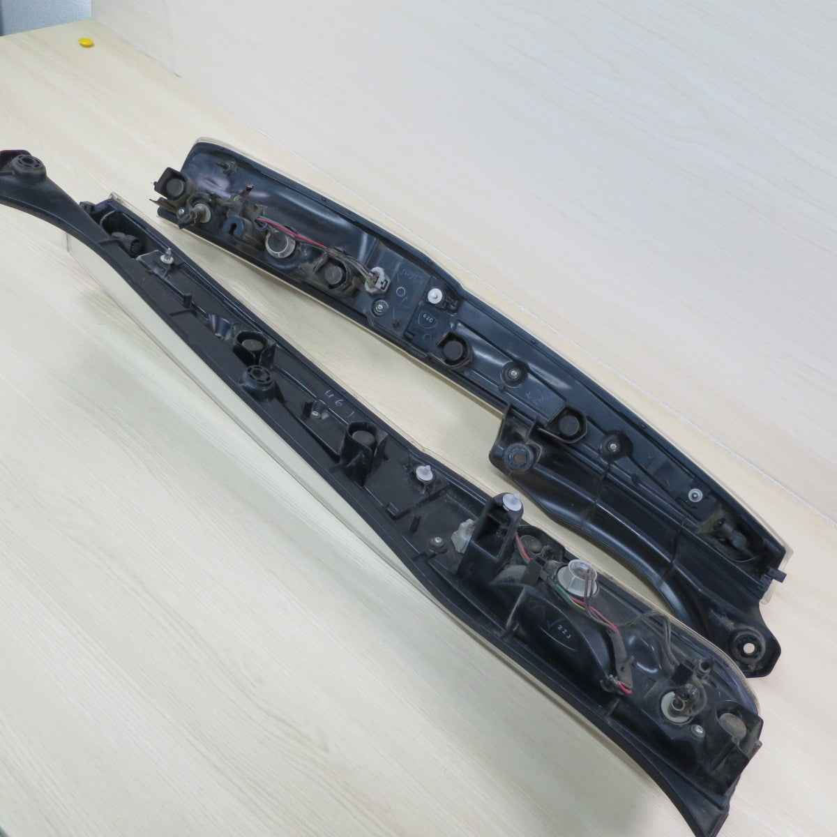 左右セット♪ダイハツ LA100S ムーヴ カスタム 純正 LED テールランプ KOITO 220-51094 テールライト 照明 カー パーツ♪ [送料無料]