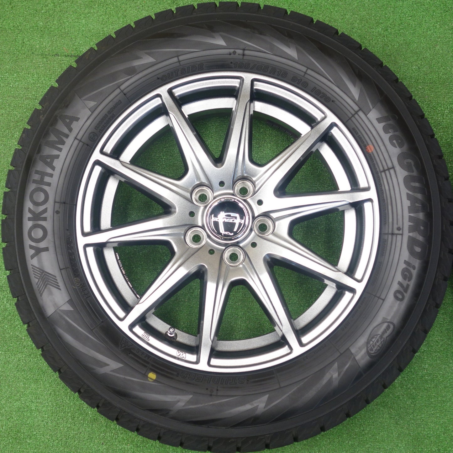 ほぼ未使用！24年！キレイ★プリウス 等 195/65R15 スタッドレス ヨコハマ アイスガード iG70 SCHNEIDER MID シュナイダー 15インチ PCD100/5H★6021201KTス