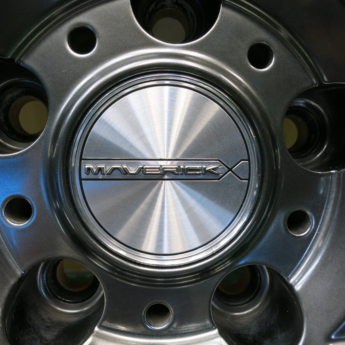 キレイ！24年◎MAVERICK 1613M 245/40R21 トーヨー プロクセス FD1 マーベリック 21インチ PCD114.3/5H◎6100404HAノ