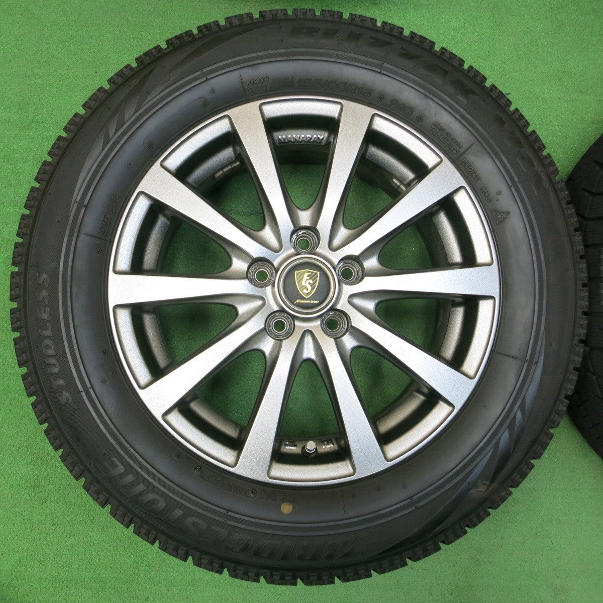*送料無料* バリ溝！キレイ！8.5分★プリウス等 195/65R15 スタッドレス ブリヂストン ブリザック VRX MANARAY SPORT 15インチ PCD100/5H★4050102イス