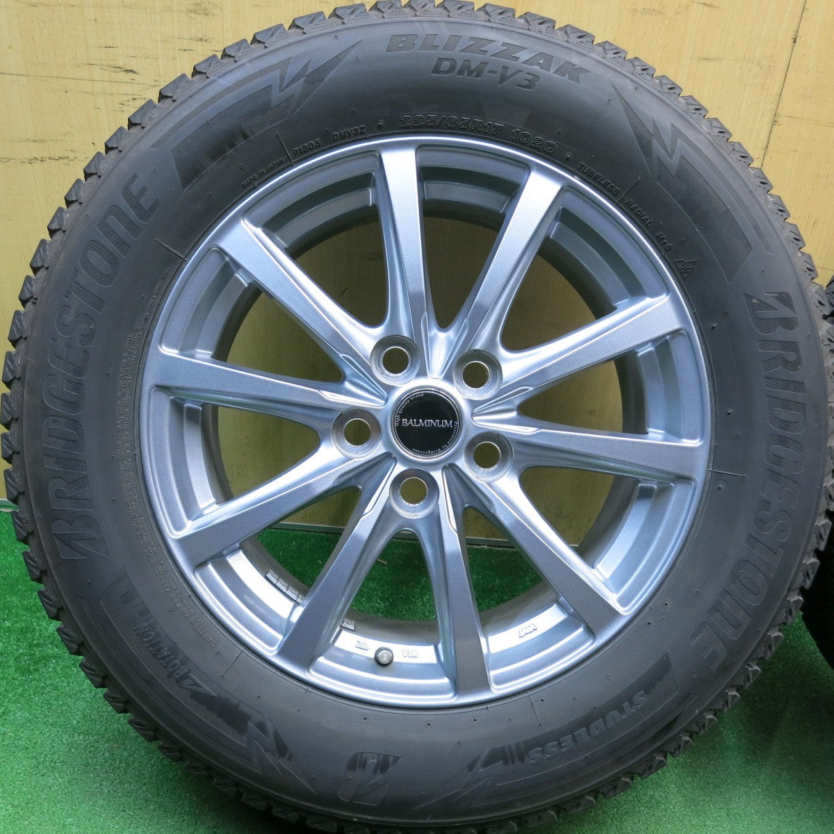 キレイ☆40系 アルファード 等 225/65R17 スタッドレス ブリヂストン 