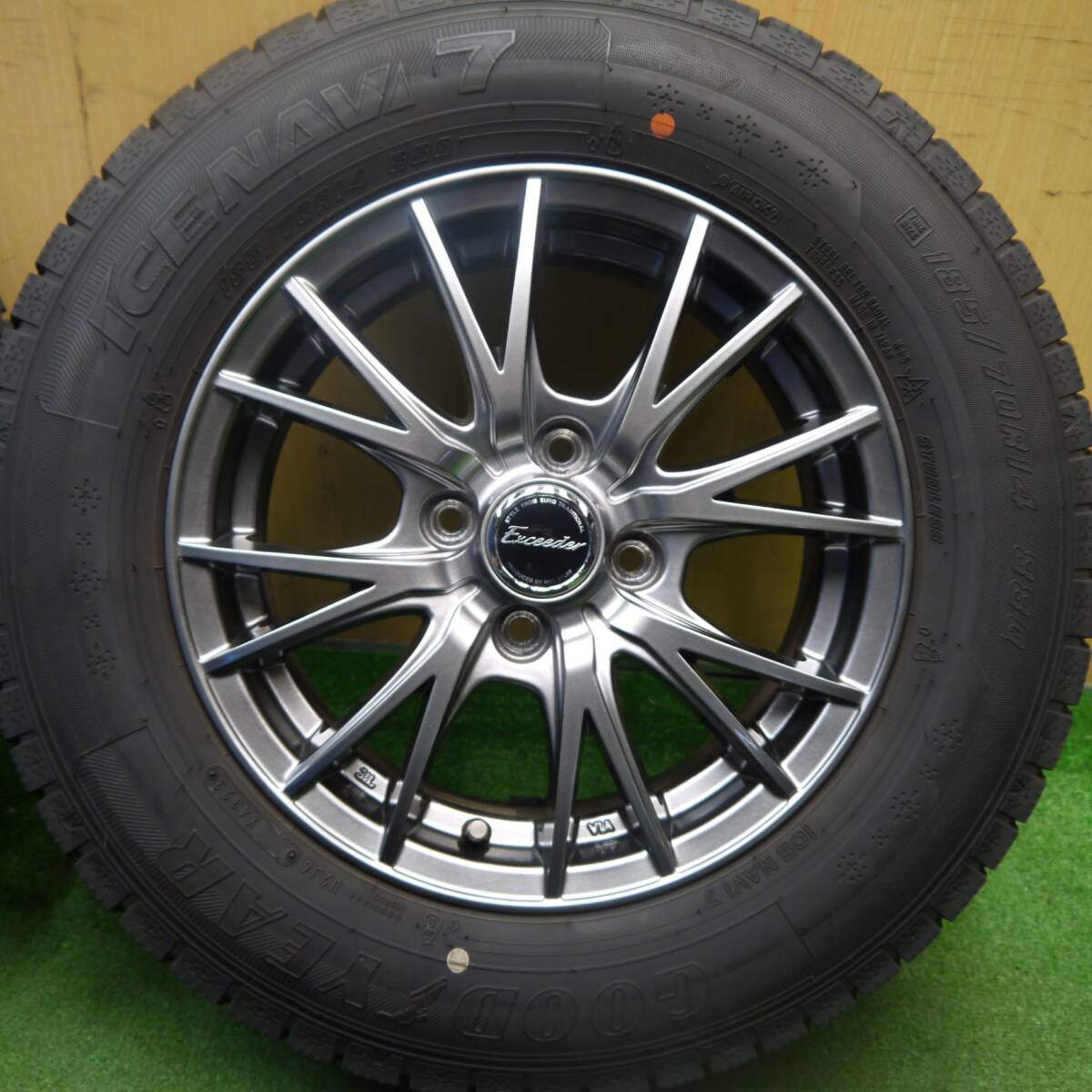 バリ溝！23年！キレイ！ほぼ10分★スタッドレス 185/70R14 グッドイヤー アイスナビ7 Exceeder エクシーダー 14インチ PCD100/4H★5032410Hス