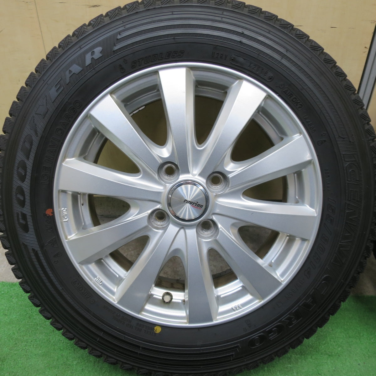 バリ溝！9.5分★スタッドレス 155/80R14 88/86N グッドイヤー アイスナビ CARGO ravrion RS01 ラブリオン 14インチ PCD100/4H★5052001TTス