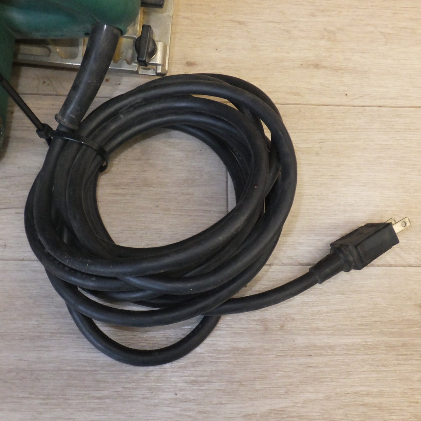 [送料無料] ★日立 HITACHI 190mm 造作丸のこ C7BE2　180-190mm　100V 50/60Hz 1050W 11A 4700rpm　木工用 超硬丸のこ★
