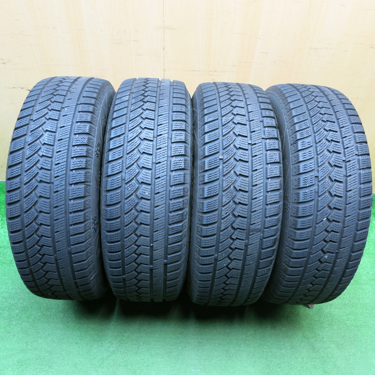 バリ溝！キレイ！8.5分★スタッドレス 225/65R17 インターステート DURATION 30 SG-E 社外 アルミ 17インチ PCD114.3/5H★5122112HAス
