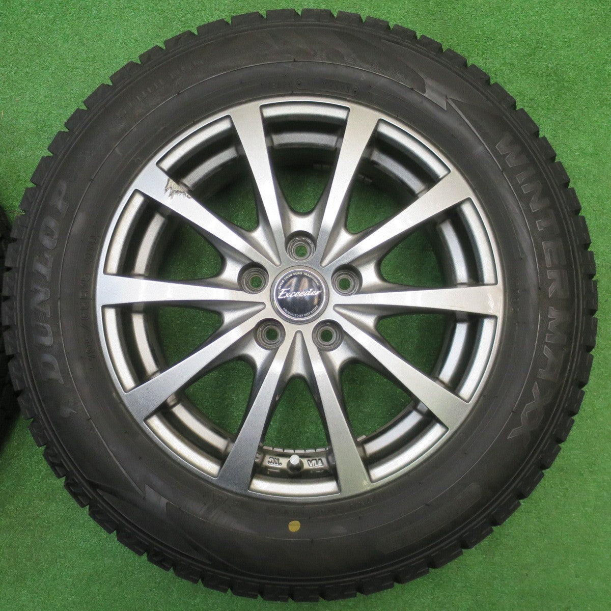 バリ溝！23年！9.5分★プリウス 等 195/65R15 スタッドレス ダンロップ ウインターマックス WM02 Exceeder エクシーダー 15インチ PCD100/5H★5110603NJス