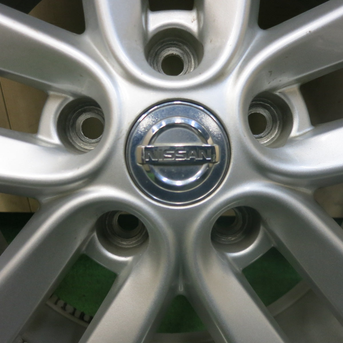 バリ溝！9.5分★日産 ジューク 純正 225/60R17 スタッドレス トーヨー ウインター トランパス TX 17インチ PCD114.3/5H★5110703SKス