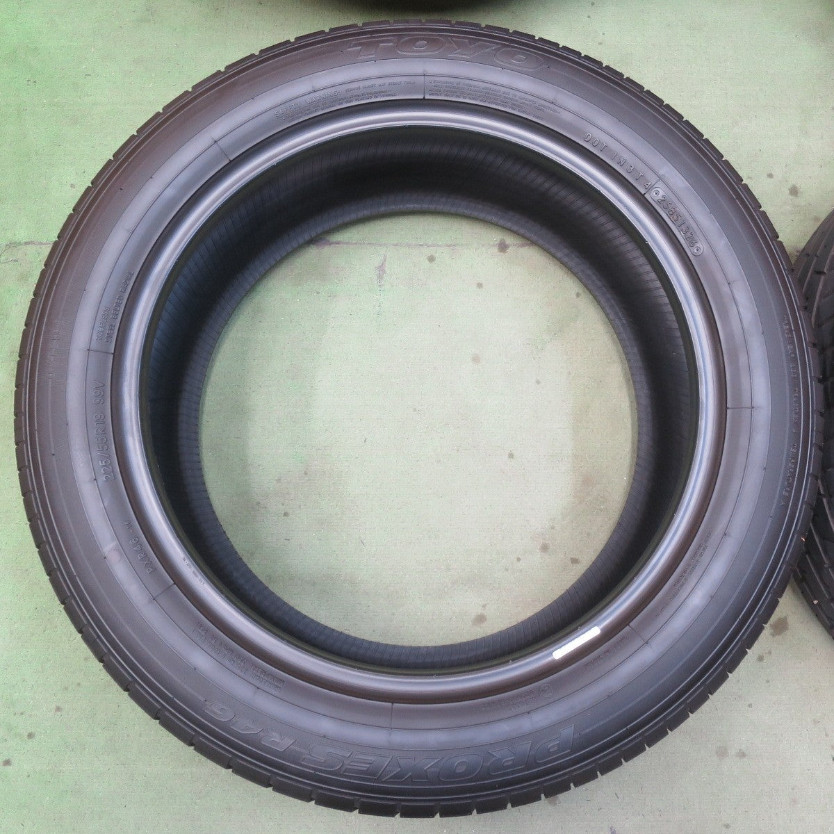 新車外し！26年◎225/55R19 トーヨー プロクセス R46 タイヤ 19インチ NX ハリアー RAV4 アルファード エクストレイル CX-5 CX-8 等◎6090903イノタ