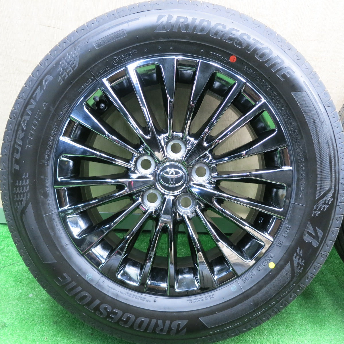[送料無料] 新車外し！24年★トヨタ 40系 アルファード エグゼクティブラウンジ 純正 225/65R17 ブリヂストン トランザ T005A 17インチ PCD120/5H★4123007HAノ